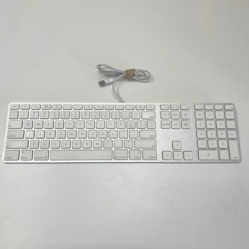 Genuine Apple Wired Keyboard with Numeric Keypad A1243 Aluminum USB Silver White